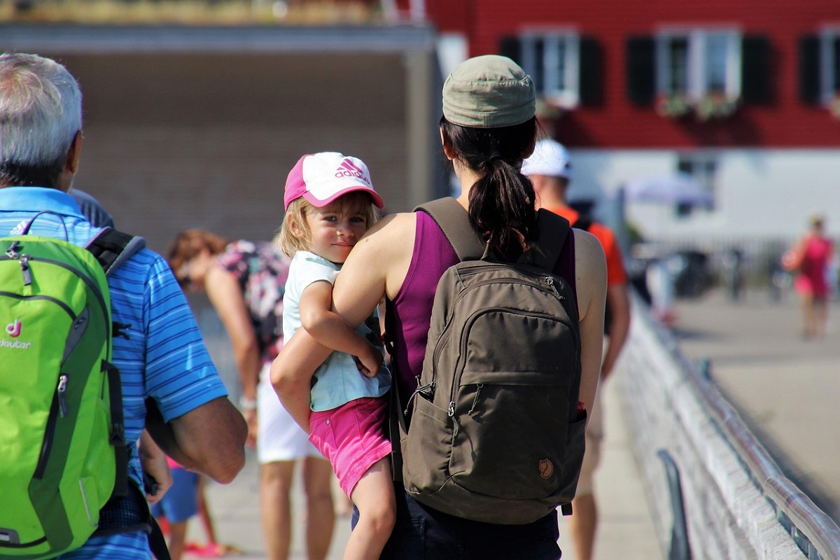 Preparing Your Child for Their First Day of Childcare: Tips and Emotional Preparation for Parents and Children